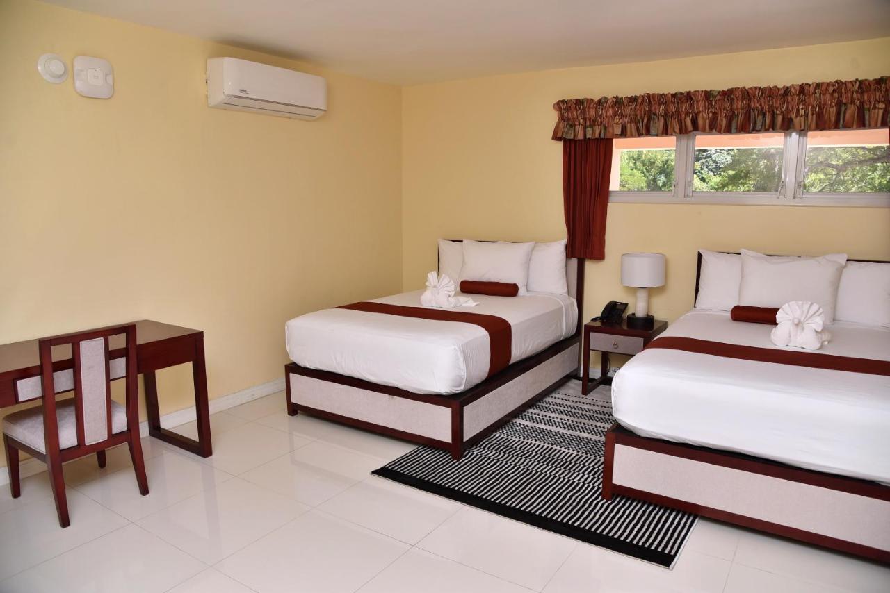 Hotel Grand A View Montego Bay Eksteriør bilde