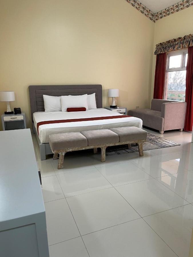 Hotel Grand A View Montego Bay Eksteriør bilde
