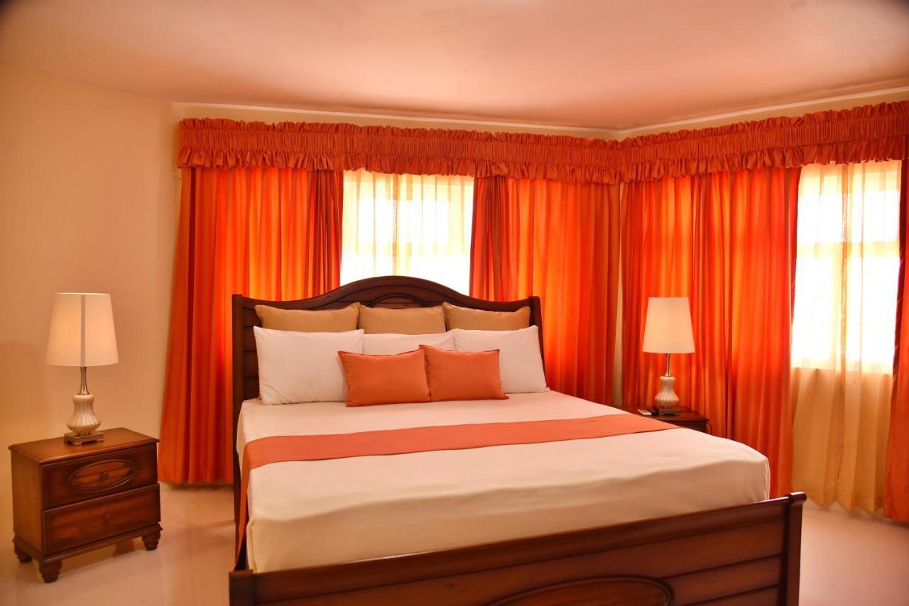 Hotel Grand A View Montego Bay Eksteriør bilde